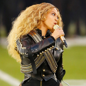 SUPERBOWL 2016: BEYONCE IN DSQUARED2