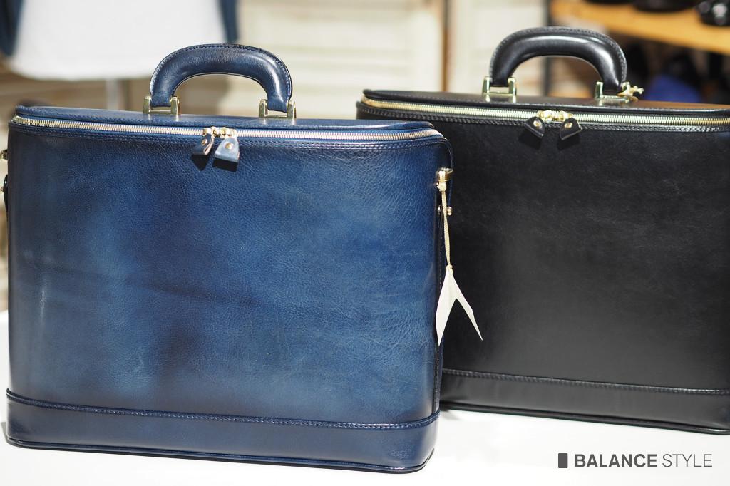 紺色のレアンドリのバッグ - バッグ