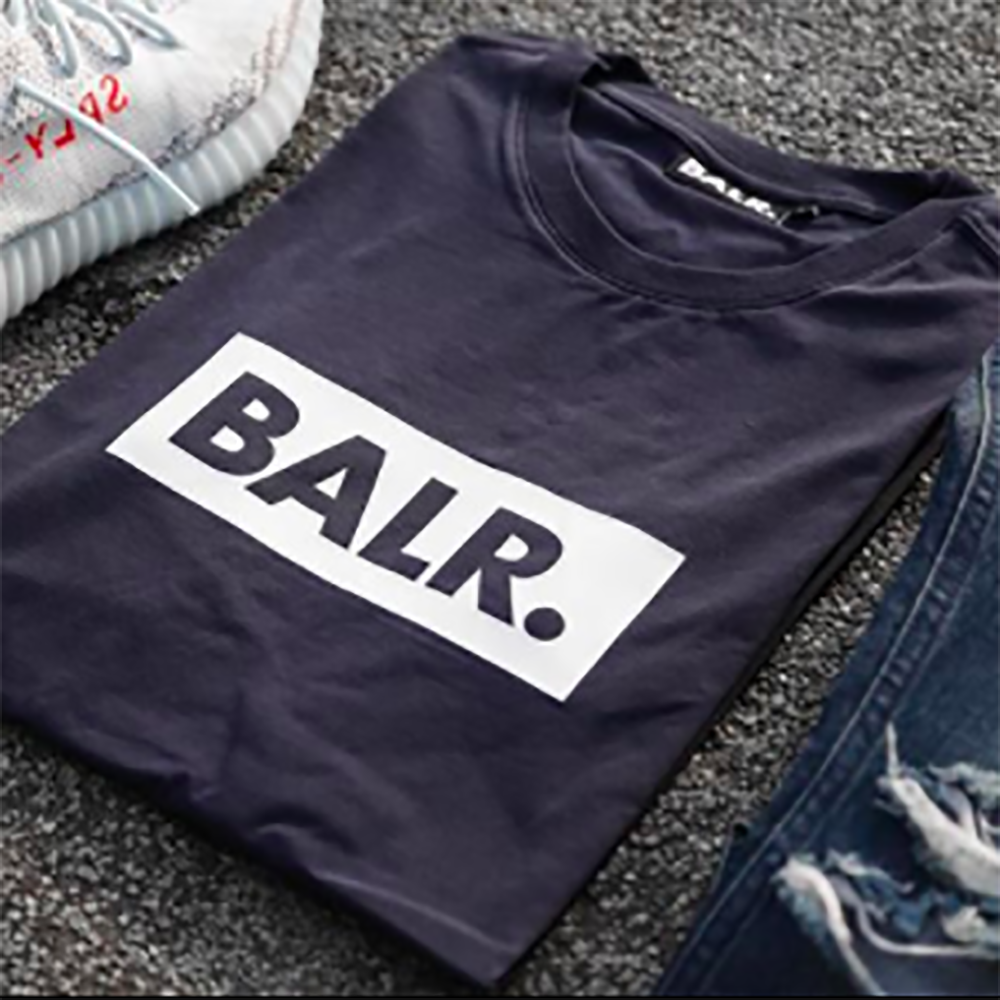 よくあるご質問！大人気ブランド“BALR.” Tシャツのサイズ感について – バランスタイムズ | サッカーのあるファッションライフ