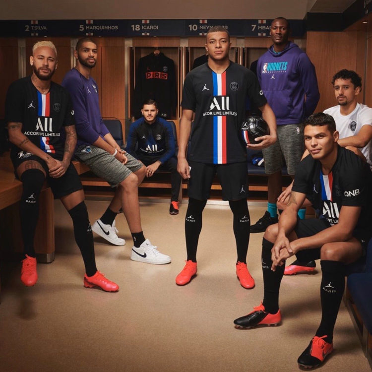 パリ サンジェルマン ジョーダンブランド の4thユニフォームが登場 バランスタイムズ サッカーのあるファッションライフ