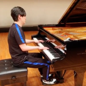 TBS系金曜ドラマ『コウノドリ』のピアノテーマを努めた世界的ピアニスト清塚信也さんが“BALR.”のセットアップを着用！！