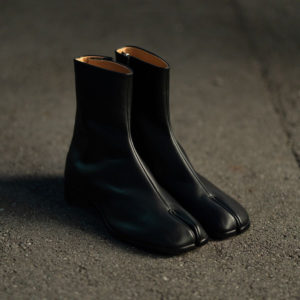 Maison Margiela｜斬新でスタイリッシュな”Tabi”ブーツで差がつく足元を。