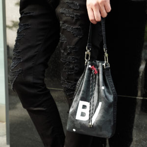 【再入荷】B / × GENTIL BANDIT｜コンパクトな“巾着バッグ”でこの春は周りに差をつける！